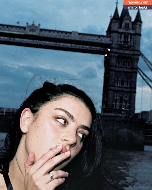 Charli XCX, charli_xcx, charlignarly, charlixcx, https: Голи изтичания OnlyFans Снимка #84