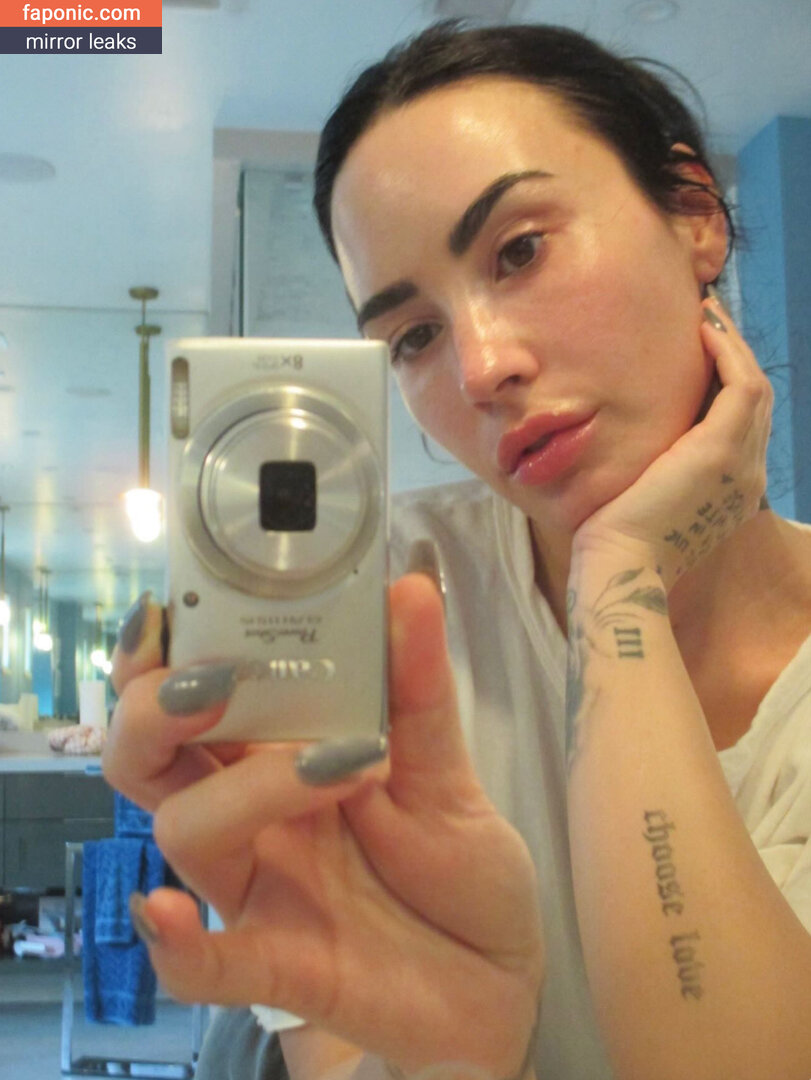 Demi Lovato, ddlovato, https:, tonia_williams Голи изтичания OnlyFans Снимка #1089