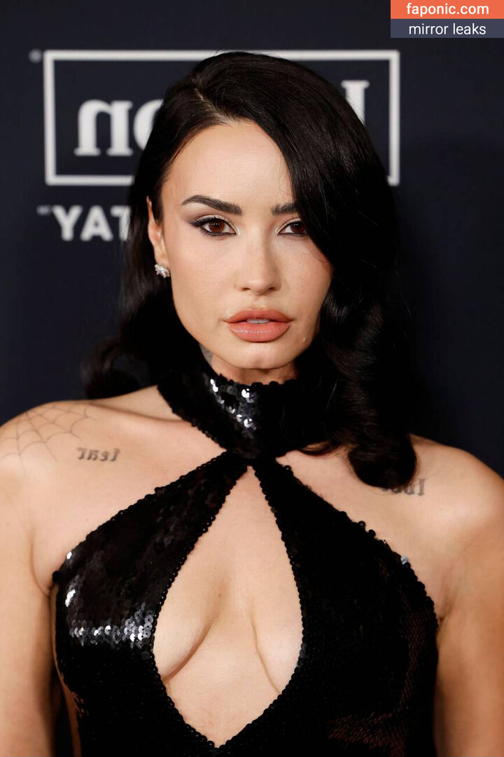 Demi Lovato, ddlovato, https:, tonia_williams Голи изтичания OnlyFans Снимка #1097