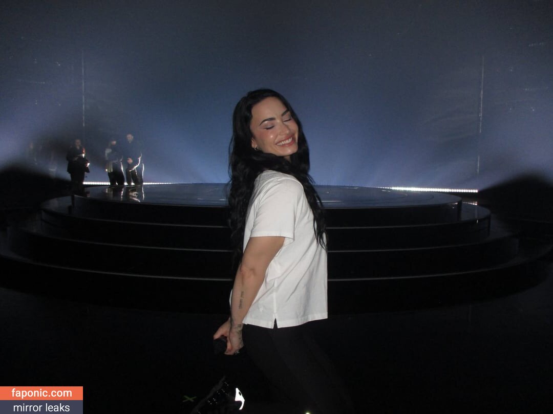 Demi Lovato, ddlovato, https:, tonia_williams Голи изтичания OnlyFans Снимка #1104