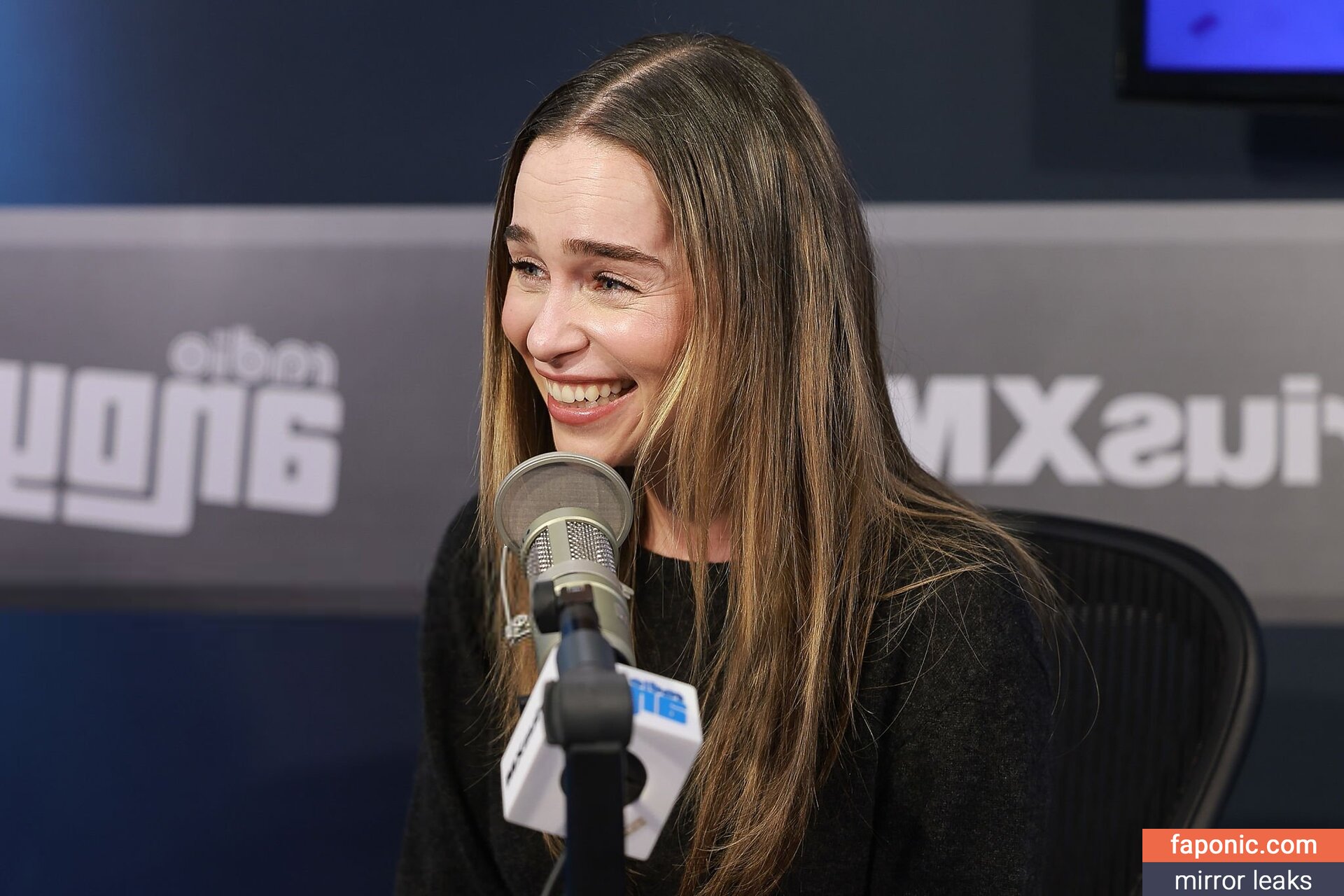 Emilia Clarke, clarkeyxo, emilia_clarke, emiliaclarke, emiliaclarkecentral, https: Голи изтичания OnlyFans Снимка #225
