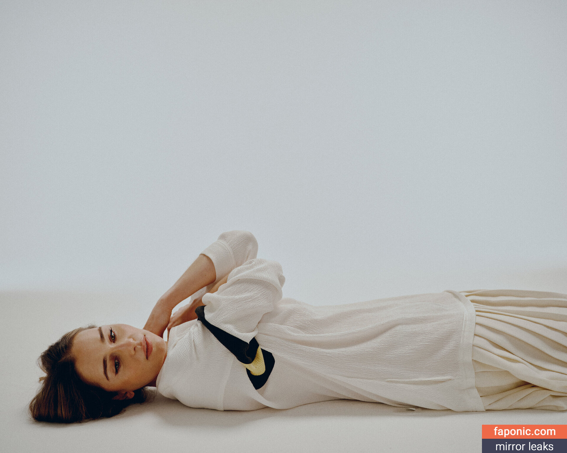 Emilia Clarke, clarkeyxo, emilia_clarke, emiliaclarke, emiliaclarkecentral, https: Голи изтичания OnlyFans Снимка #240