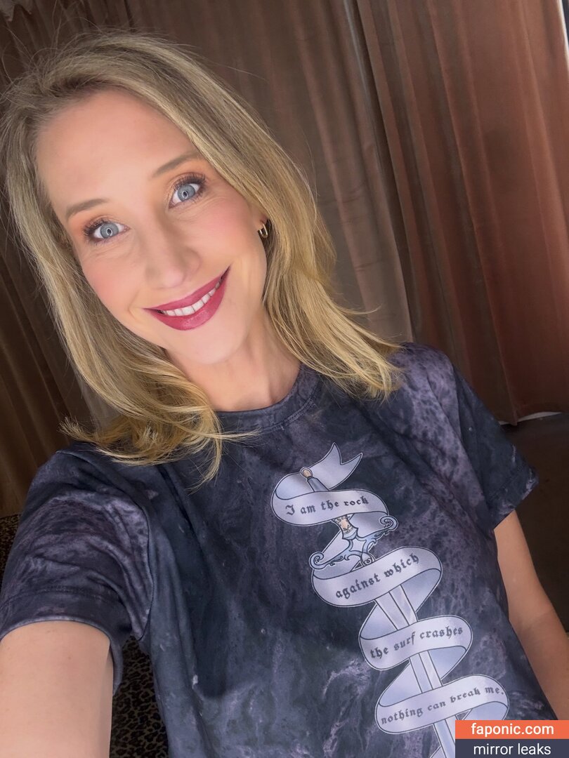 Maude Garrett, geekbomb, https:, maudegarrett Голи изтичания OnlyFans/Patreon Снимка #11