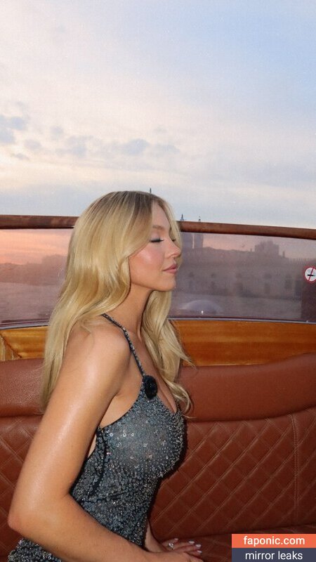 Sydney Sweeney, gal_gadot, https:, sydney_sweeney Голи изтичания OnlyFans Снимка #388