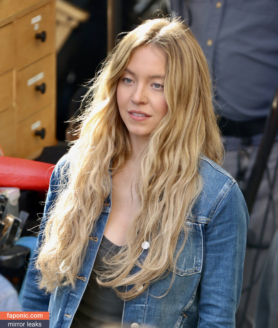 Sydney Sweeney, gal_gadot, https:, sydney_sweeney Голи изтичания OnlyFans Снимка #518