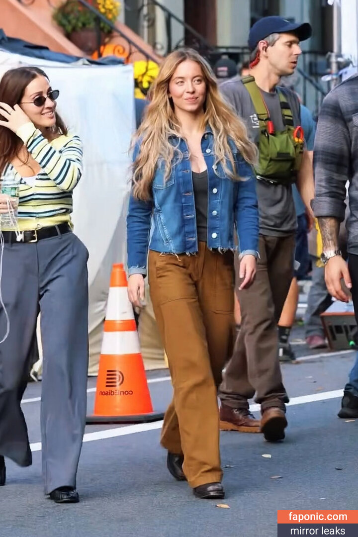 Sydney Sweeney, gal_gadot, https:, sydney_sweeney Голи изтичания OnlyFans Снимка #523
