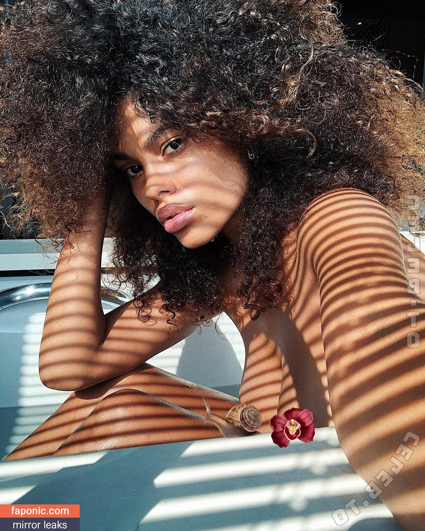 Tina Kunakey, tinakworld, tinariccia Голи изтичания  Снимка #21