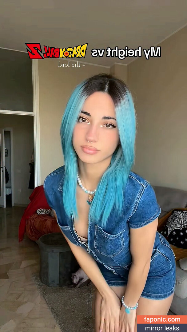 Lucrelisa Голи изтичания Patreon Снимка #17