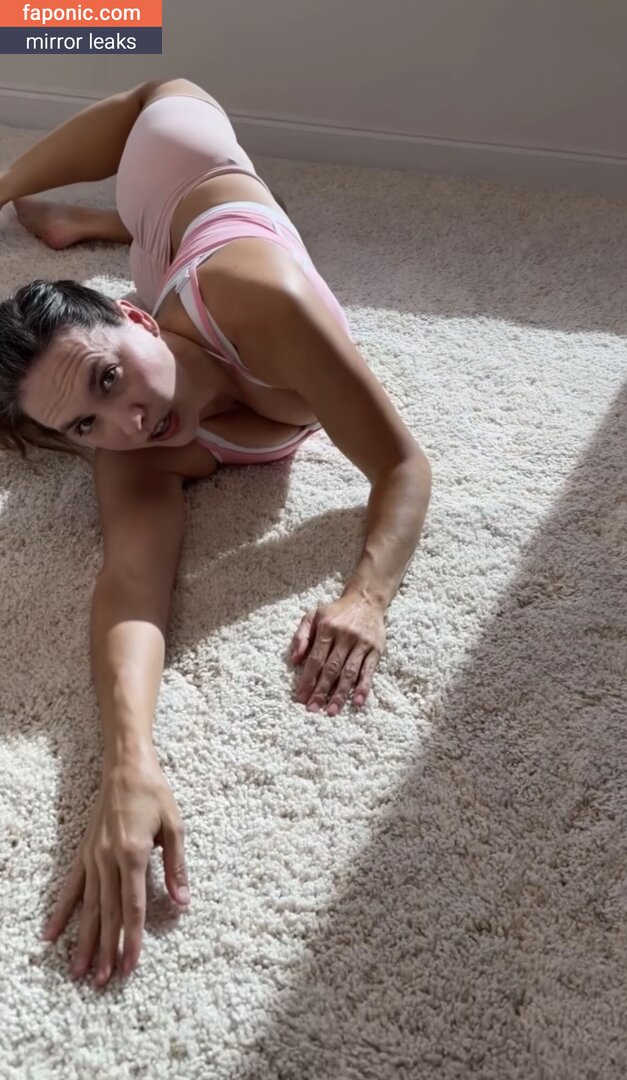 Brenda Mondragon, Mondragon Chiropractic, chiro_dragon Голи изтичания  Снимка #237