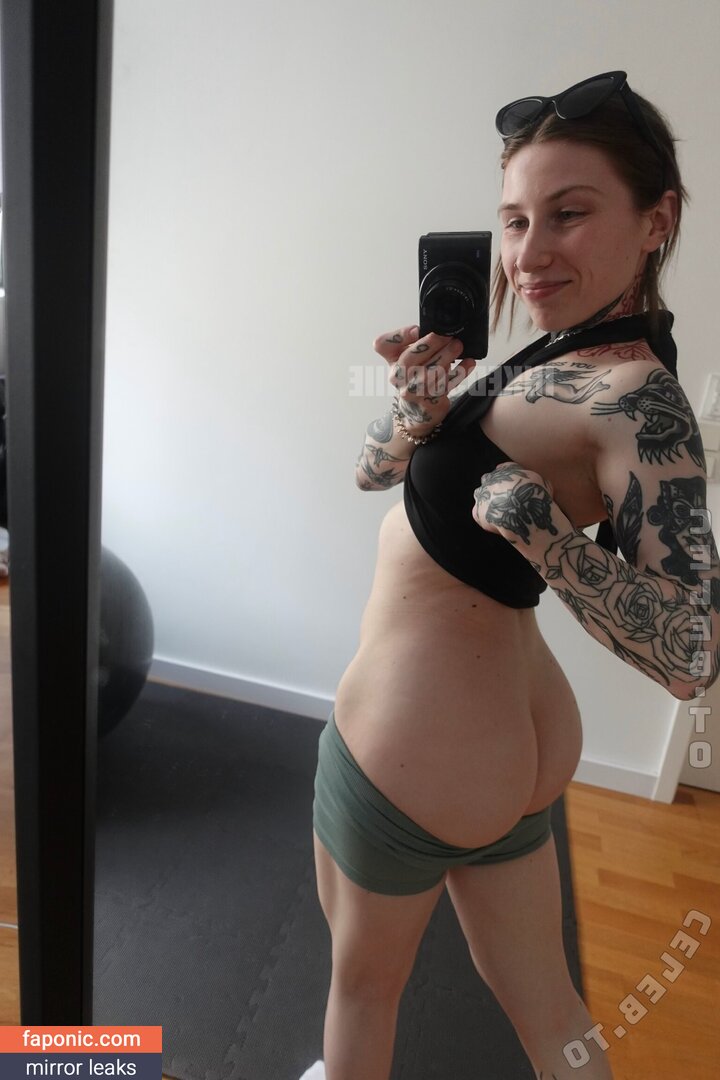 InkedSophiie Голи изтичания OnlyFans Снимка #12