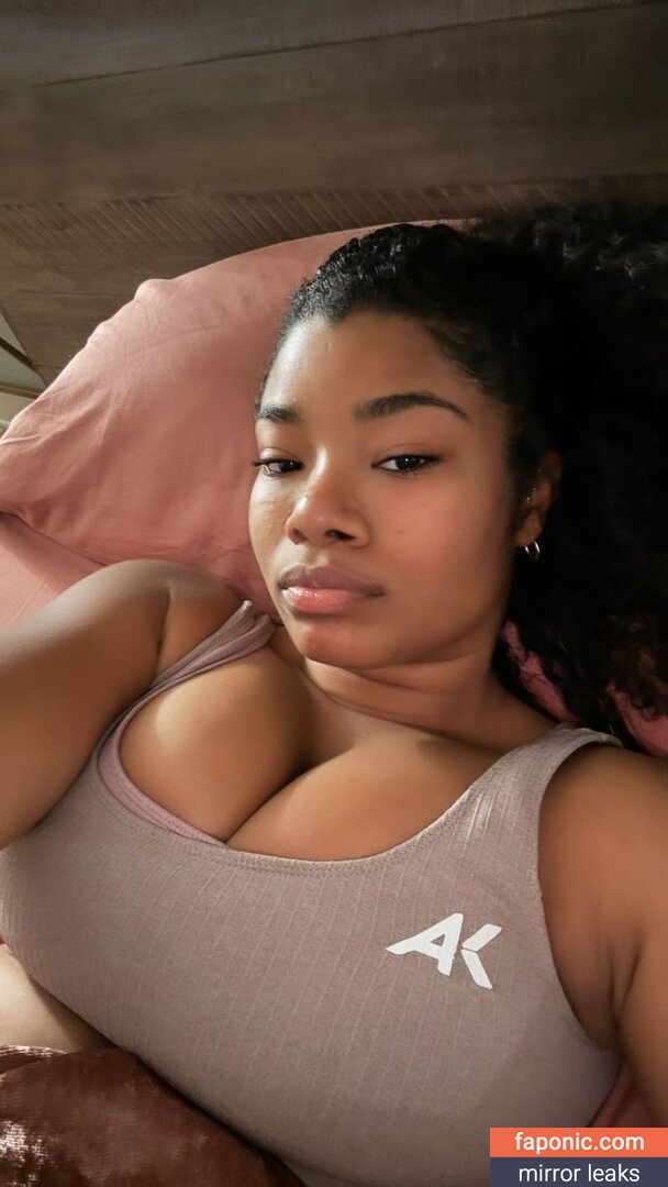 Kyylareneee, kurlykyy, kurrlyyy, kyylarenee Голи изтичания OnlyFans Снимка #32