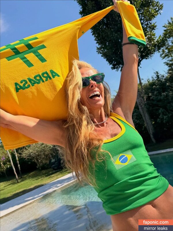 Adriane Galisteu, galisteuoficial Голи изтичания  Снимка #332