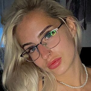 Melanie_Cora