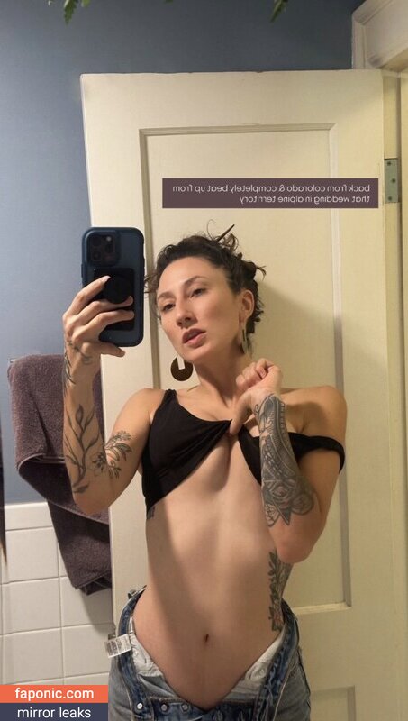 Mmmickey, mickeymouse, mmmickeyy Голи изтичания OnlyFans Снимка #1